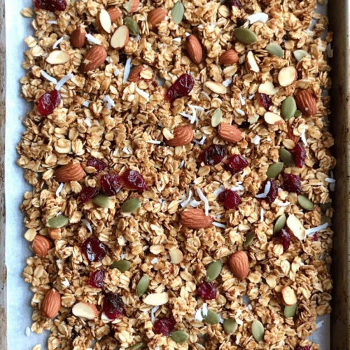 In a world where convenience often overshadows nutrition, homemade granola emerges as a shining beacon of health-conscious eating. Not only is it a simple and satisfying breakfast or snack option, but it also offers a delightful crunch that can be enjoyed in many ways. Whether you sprinkle it atop yogurt, mix it into smoothies, or savor it straight from the jar, granola is the epitome of versatility. As more people aim to make healthier choices, the appeal of homemade granola has never been more relevant.