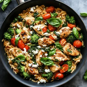 In the quest for a nutritious meal that doesn’t compromise on flavor, the High Protein Chicken Orzo stands out as a remarkable option. This dish combines tender chicken breast with the unique texture of orzo pasta, all while packing a protein punch that makes it ideal for those looking to maintain or build muscle. Whether you are an athlete, a fitness enthusiast, or simply someone striving for a balanced diet, this recipe can easily fit into your meal plan, offering a satisfying balance of macronutrients.